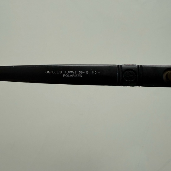 Gucci Black Polarized Sunglasses 1065/S - Picture 4 of 11